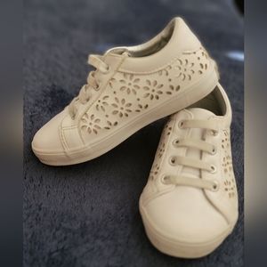 Shoe kids Janie and Jack